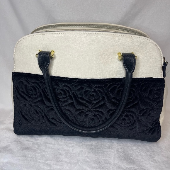 Betsey Johnson black and white handbag - Picture 2 of 10